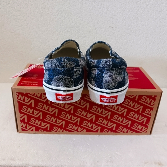 Vans - Picture 3 of 4